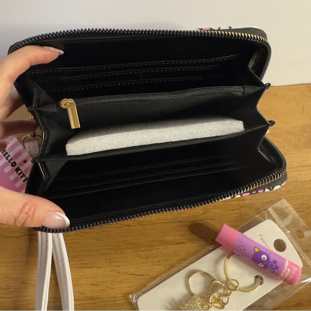 Hello Kitty Bundle, Wallet/Wristlet, Keychain and… - image 6
